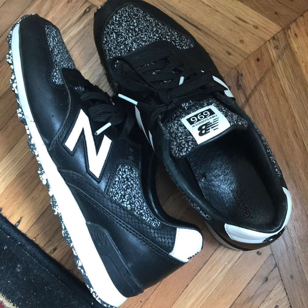 New Balance 696